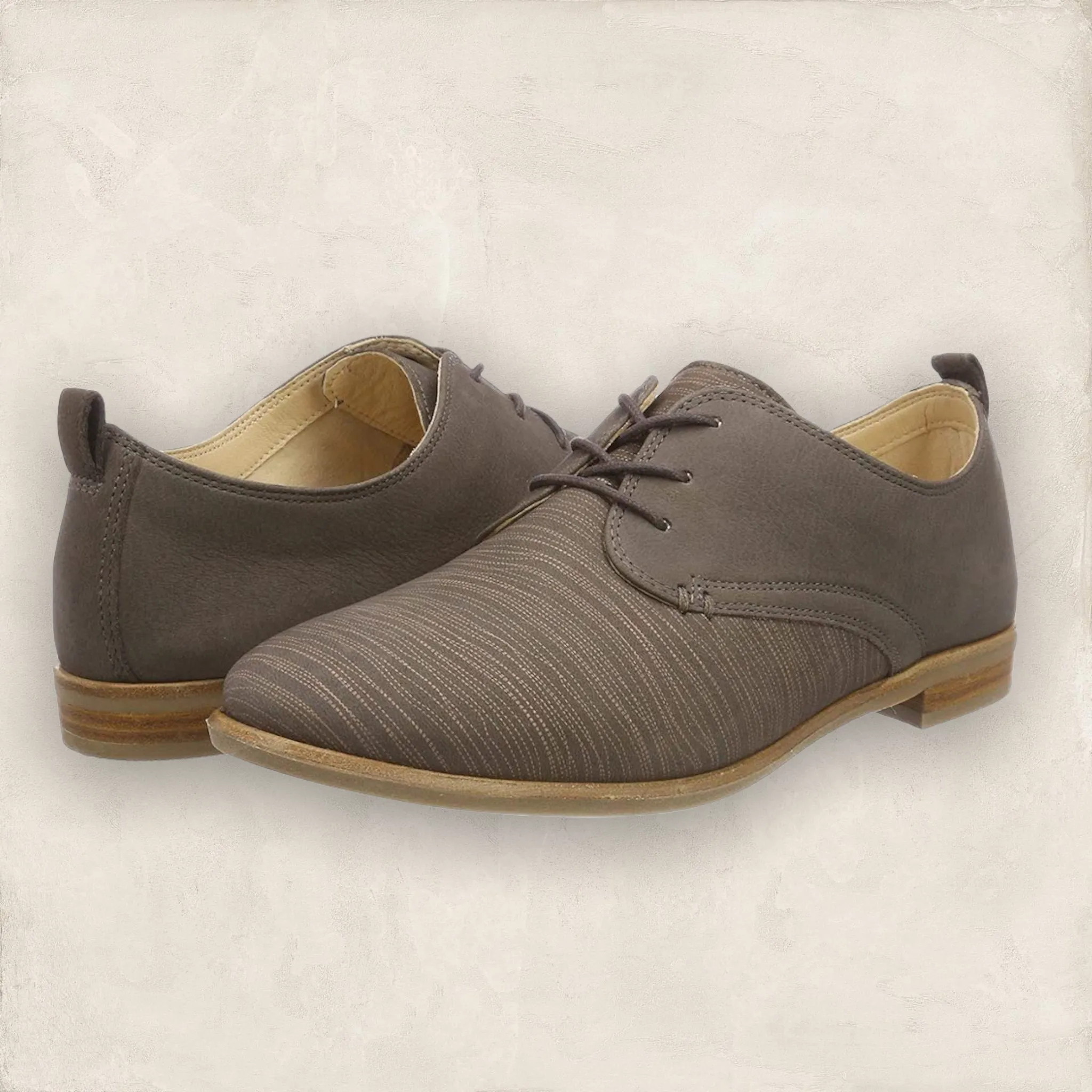 Clarks Alice May Women's Wide Lace-Up Shoes Taupe UK 5