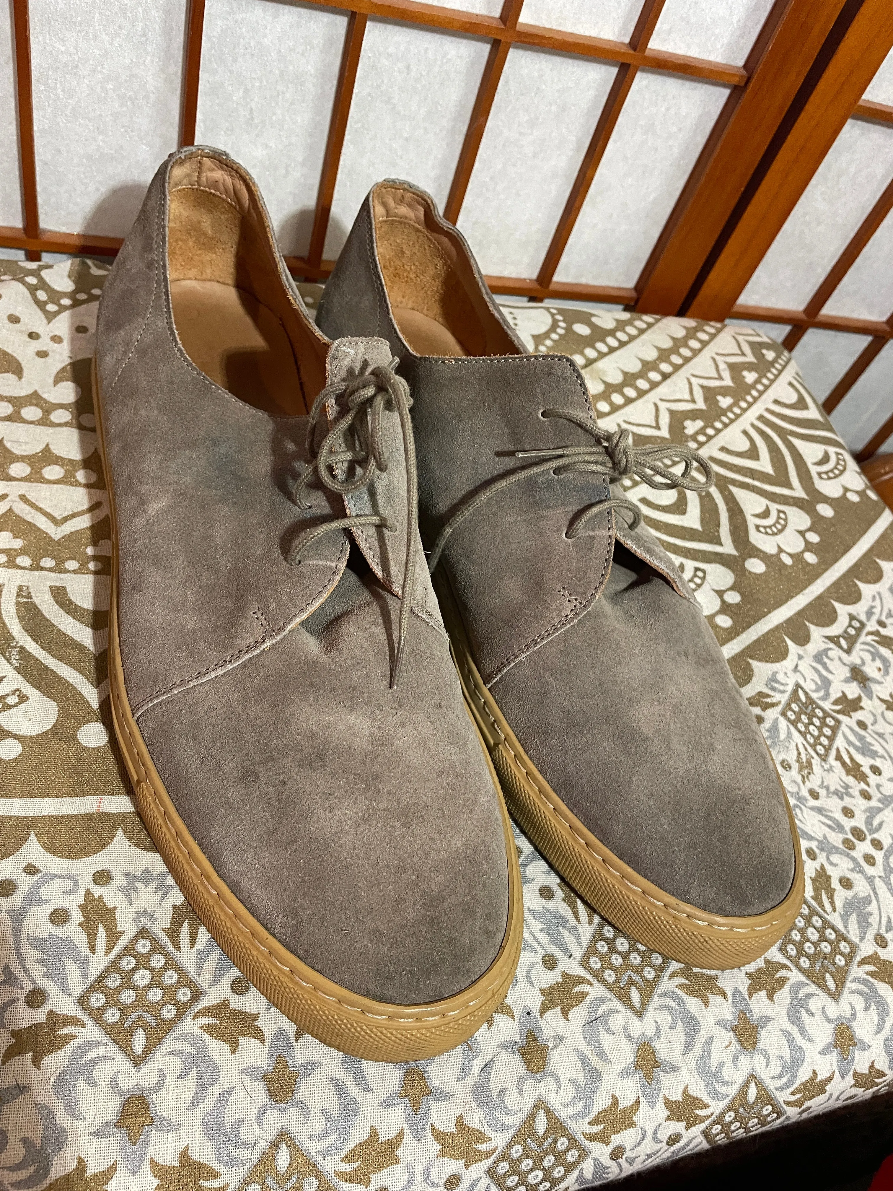 Low Gray Suede Common Projects, 43 10