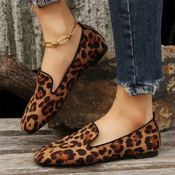 Women's Comfortable and Lightweight Leopard Print Flats 38263405C